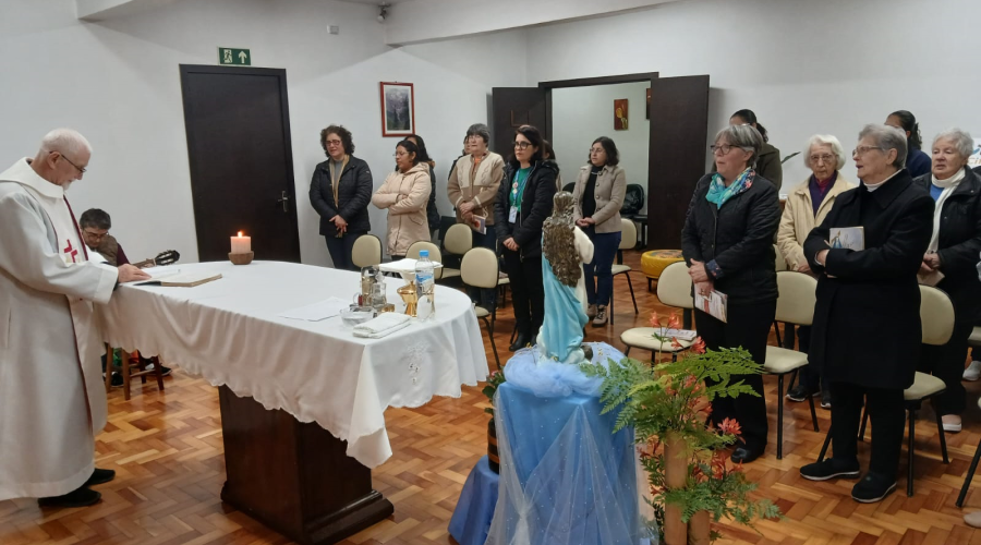Betânia da Assunção celebra sua padroeira com irmãs, formandas e colaboradores