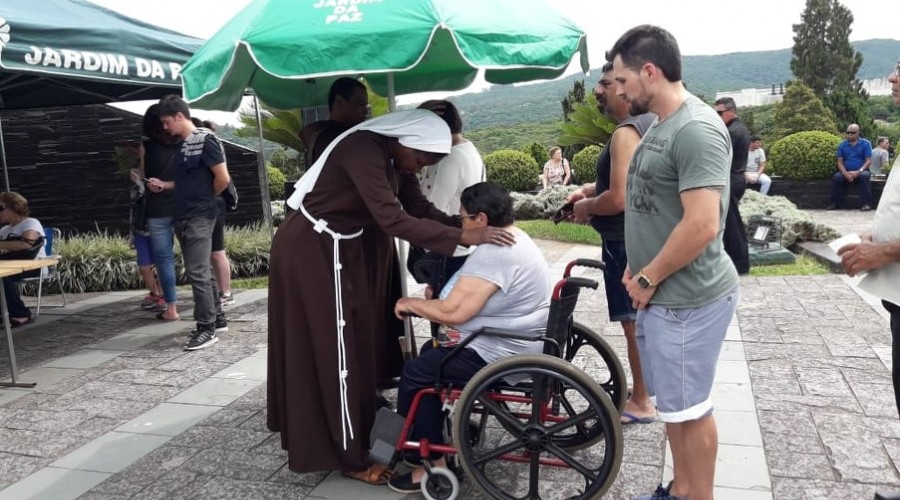 Orações e Bênçãos no Dia de Finados